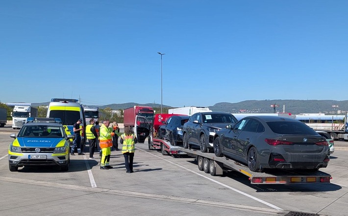 POL-KS: Zahlreiche Verstöße im Güterverkehr festgestellt: Großkontrolle verschiedener Behörden an der Tank- und Rastanlage Kassel-Ost