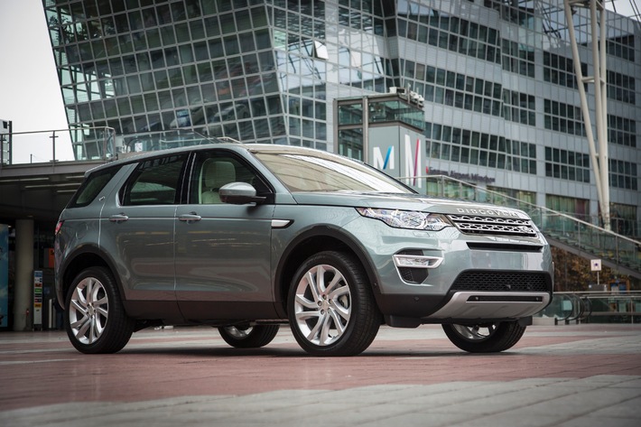 Land Rover präsentiert den neuen Discovery Sport  bei der Travelconnexion in Frankfurt (FOTO)