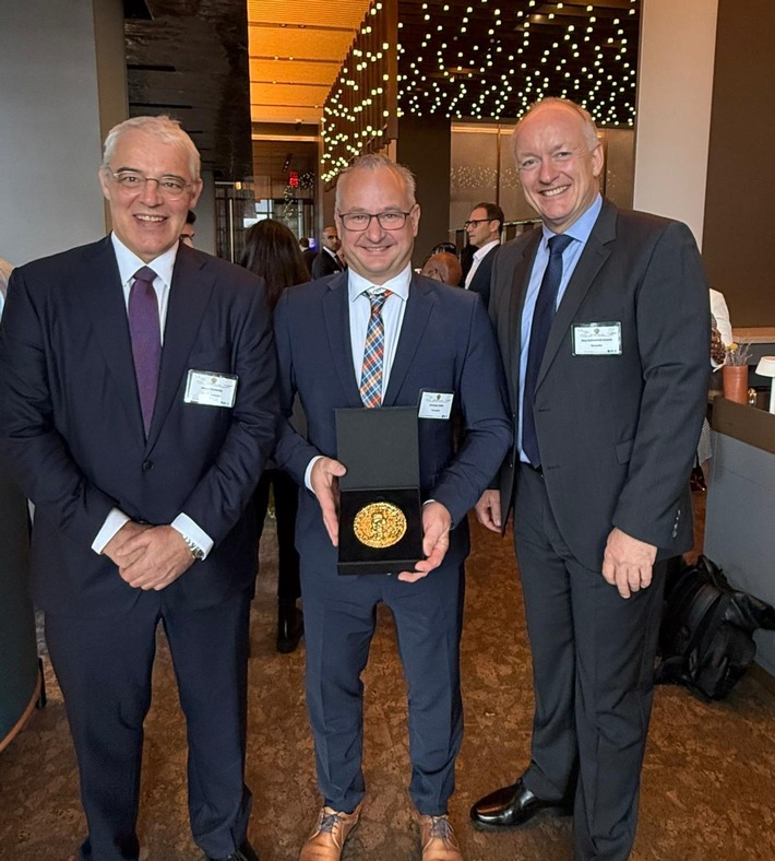 Verbesserte Überlebenschancen nach Herzstillstand / Start-up-Preis für lebensrettende Medizintechnik aus Deutschland