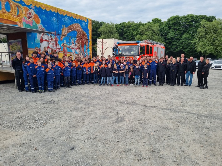 FW-RS: Die Freiwillige Feuerwehr Remscheid zu Gast im Cirkus Barum