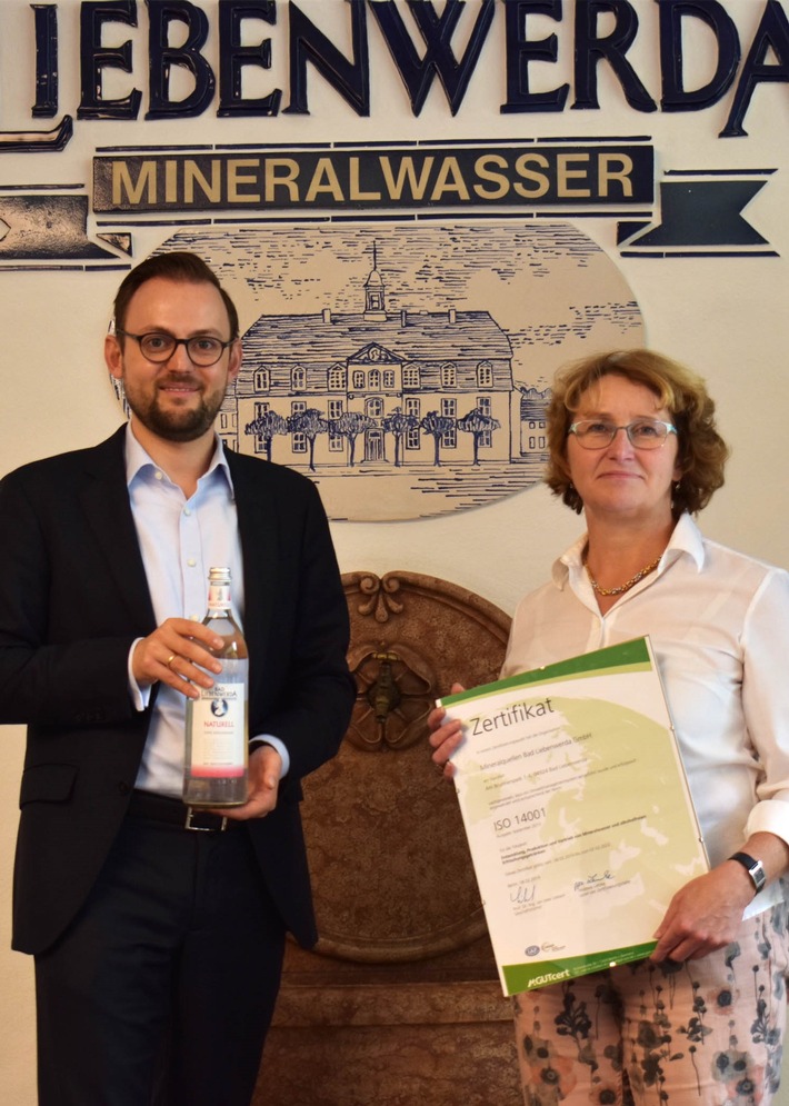 Mineralquellen Bad Liebenwerda seit Januar 2021 klimaneutral / Die Mineralquellen Bad Liebenwerda weisen eine ausgeglichene CO2-Bilanz aus und produzieren alle Produkte ab sofort klimaneutral