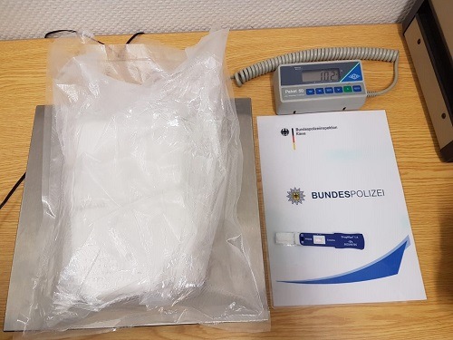 BPOL NRW: Bundespolizei findet ein Kilo Kokain im Gepäckfach eines international verkehrenden Reisebusses