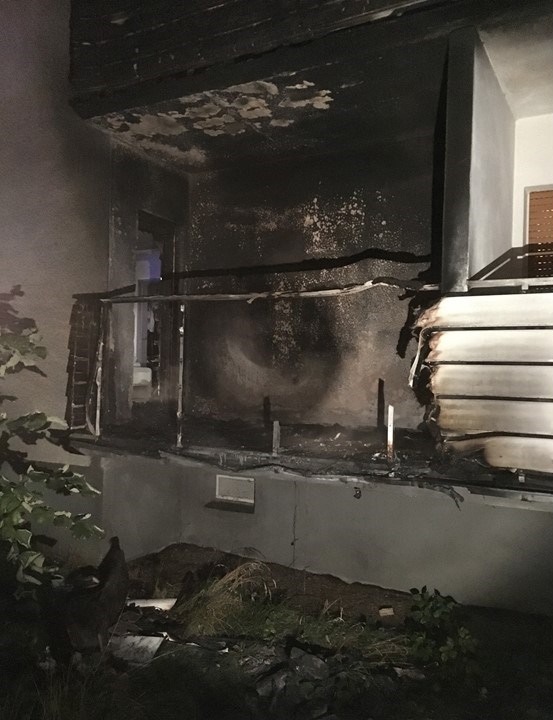 FW-DO: Feuer auf einem Balkon macht Wohnung unbewohnbar // Keine verletzten Personen