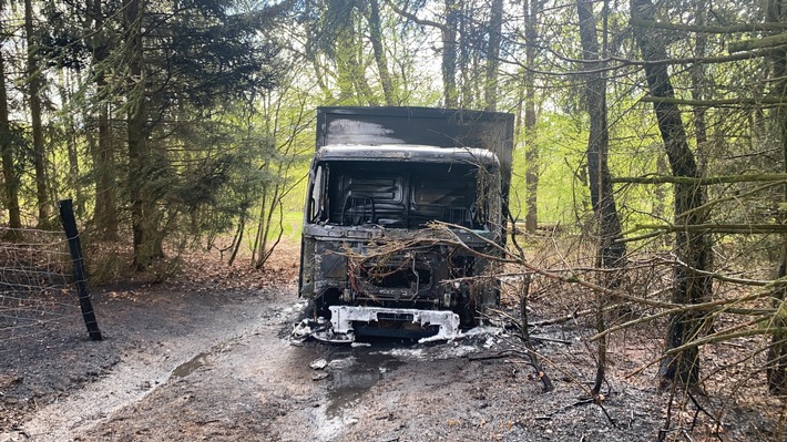 POL-OE: Lkw vollständig ausgebrannt