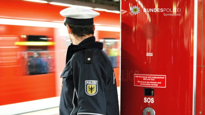Bundespolizeidirektion München: Erneuter Gleissturz: 45-Jähriger verletzt in Klinik