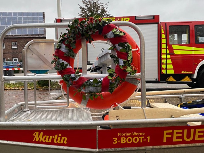 FW-WRN: Am Donnerstag konnte der Löschzug 3 aus Stockum das neues Einsatzboot &quot;Martin&quot; in Dienst stellen