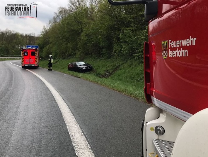 FW-MK: Verkehrsunfall und Osterfeuer