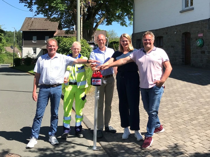 Stadt Freudenberg und Westconnect nehmen Glasfasernetz in Betrieb