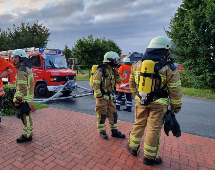 FW Osterholz-Scharm.: Undichter Flüssiggastank sorgt für Großeinsatz der Feuerwehr