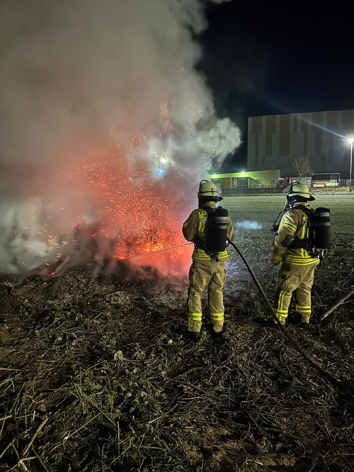 FW Weinheim: Zwei Brandeinsätze am Dienstagabend. Feuerwehr Weinheim schnell zur Stelle