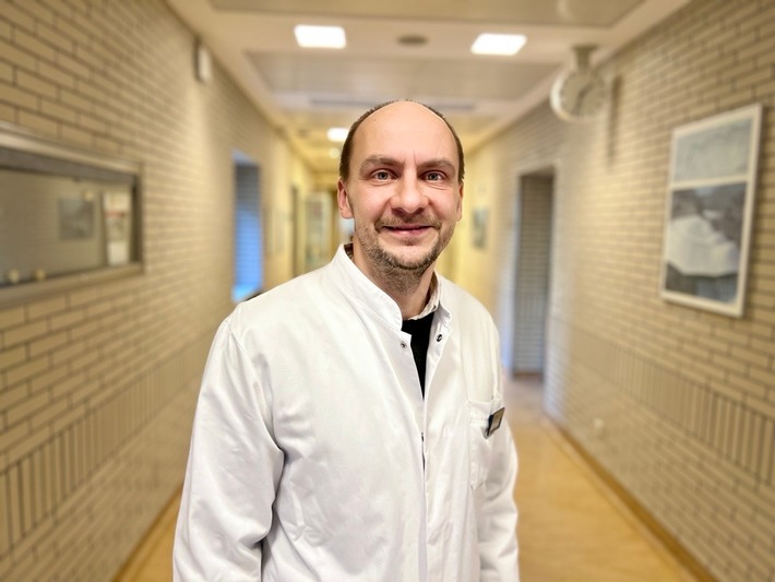 PD Dr. med. Jonas Raakow übernimmt Leitung der Allgemein- und Viszeralchirurgie am Alexianer St. Gertrauden-Krankenhaus