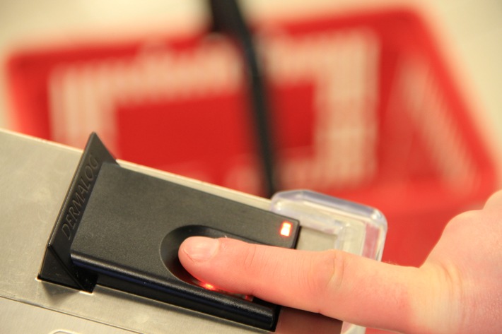 DERMALOG präsentiert innovatives Fingerabdruck-Bezahlsystem FingerPayment (mit Bild) / Schnelles und sicheres Bezahlen per Fingerabdruck