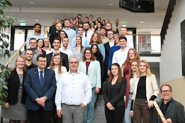 333 Absolvent*innen des Fachbereichs Mathematik / Naturwissenschaften der Universität Koblenz verabschiedet