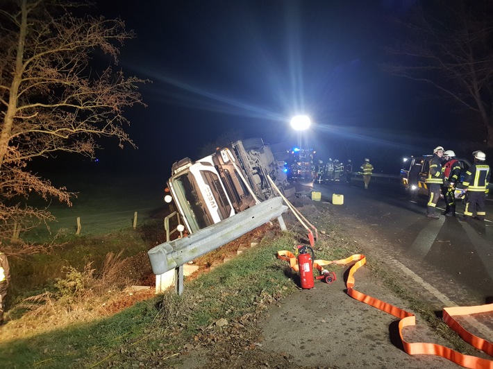 FW Xanten: Ausleuchten gemeinsam mit der Feuerwehr Kalkar