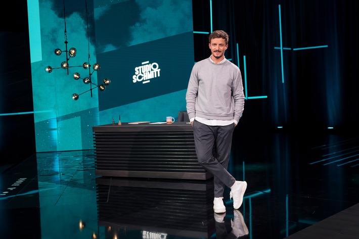 "Studio Schmitt": Die ZDFneo-Show mit Tommi Schmitt geht weiter