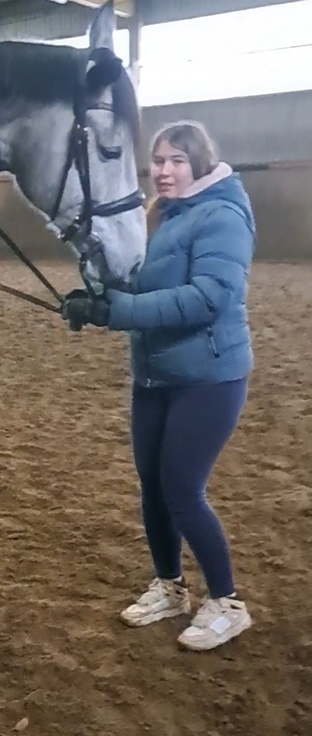 POL-IZ: 251202.2 Kellinghusen: 22-Jährige vermisst