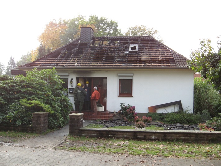 POL-WL: Brand eines Einfamilienhauses/ 1 Toter