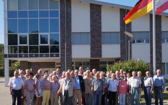 FW-KLE: Ehemalige Kreis Klever Führungskräfte der Feuerwehr besuchen Bedburg-Hau