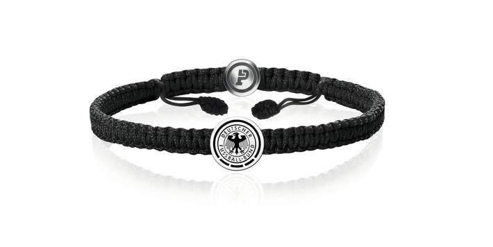 Lukas Podolski versteigert THOMAS SABO DFB-Schmuckstück (FOTO)