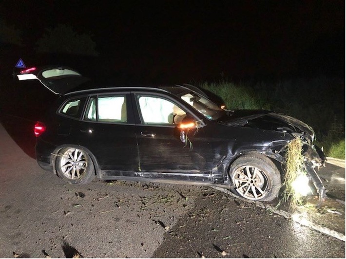 POL-PDLD: Fahrer bei Unfall unter Alkoholeinwirkung leichtverletzt - Hoher Sachschaden