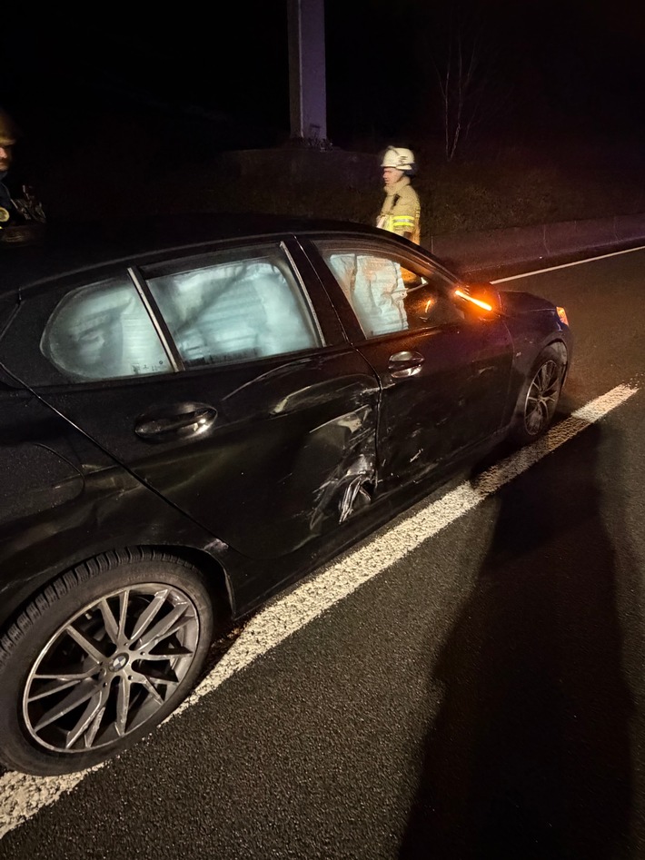 FW-RS: Schwerer VU auf der BAB FR Köln