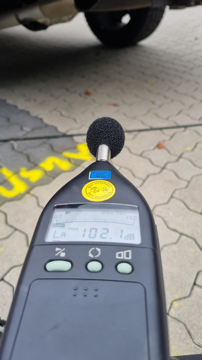 POL-LG: ++ "Auto-Poser im Visier" ++ Polizei setzt Schwerpunktkontrollen im Hinblick auf bauart- und technische Veränderungen an Kraftfahrzeugen fort ++ auch Schallpegelmessanlage im Einsatz ++