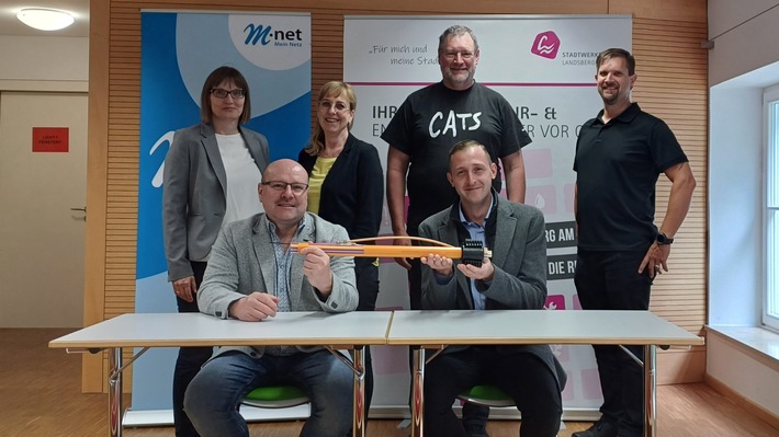 M-net und Stadtwerke Landsberg KU erschließen Technikerschule für Agrarwirtschaft mit Glasfaser