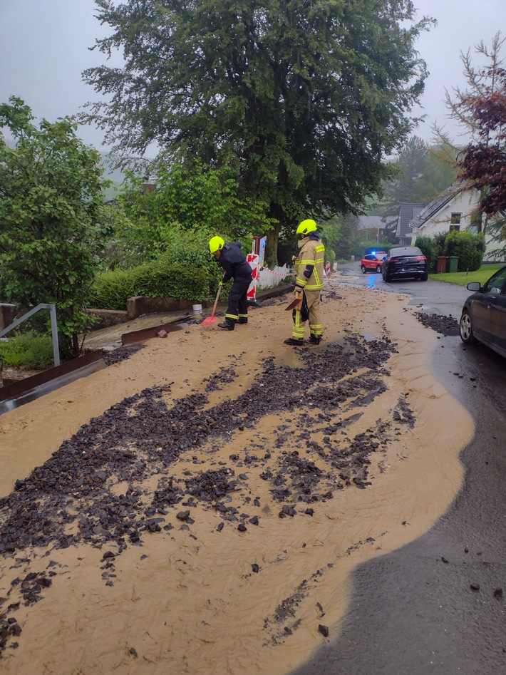 FW Wachtberg: Starkregen sorgte für Einsätze in Wachtberg-Pech