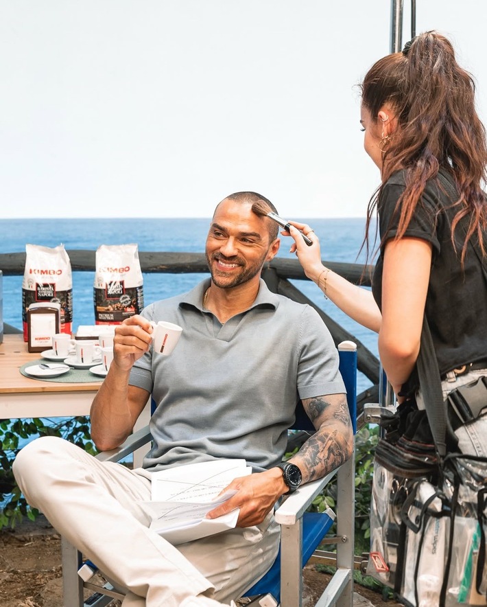 KIMBO Coffee stars in Hotel Costiera, set in Positano. / The notable series is co-produced by Amazon MGM Studios and Lux Vide, a Fremantle Group company.