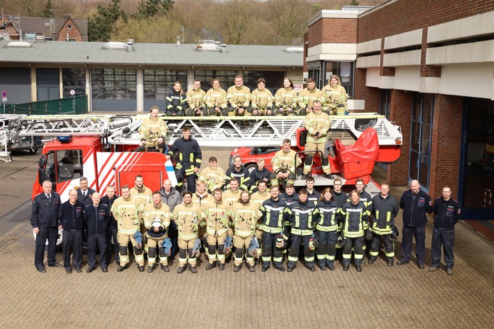FW-KLE: Feuerwehr-Grundausbildung erfolgreich abgeschlossen