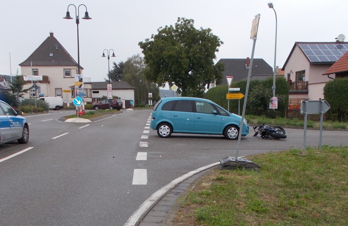 POL-PDNW: Weisenheim am Berg -  Vorrang missachtet, Leichtkraftradfahrer verletzt