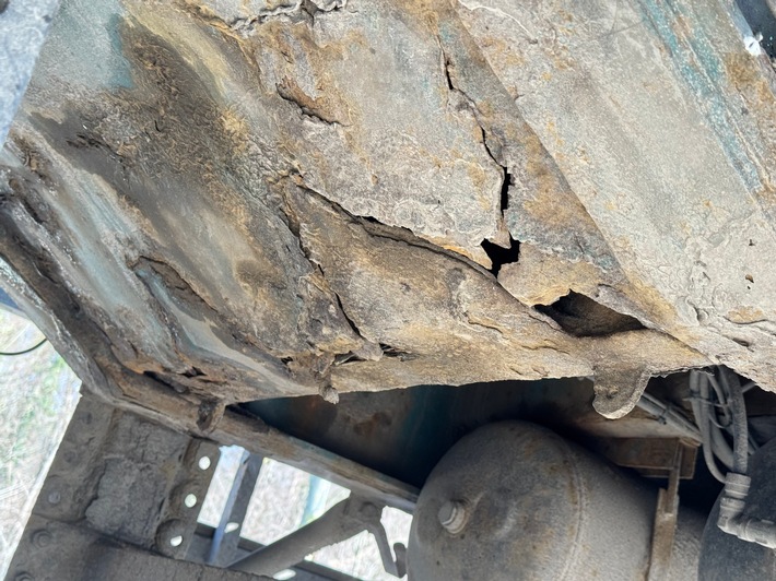 POL-BS: Lebensgefährdender Sattelzug gestoppt