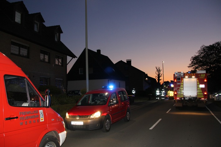 FW-WRN: Feuer_2: Vermeintlicher Kaminbrand in der Selmer Landstraße