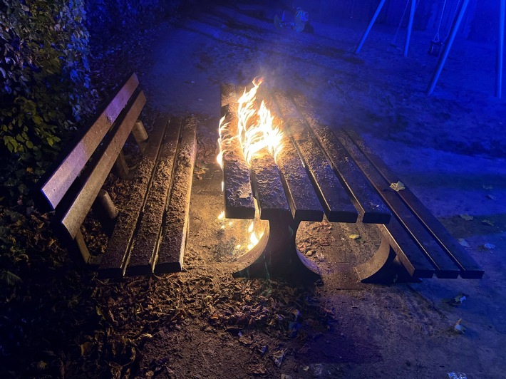 POL-COE: Olfen, Springenkamp/ Tisch beschädigt