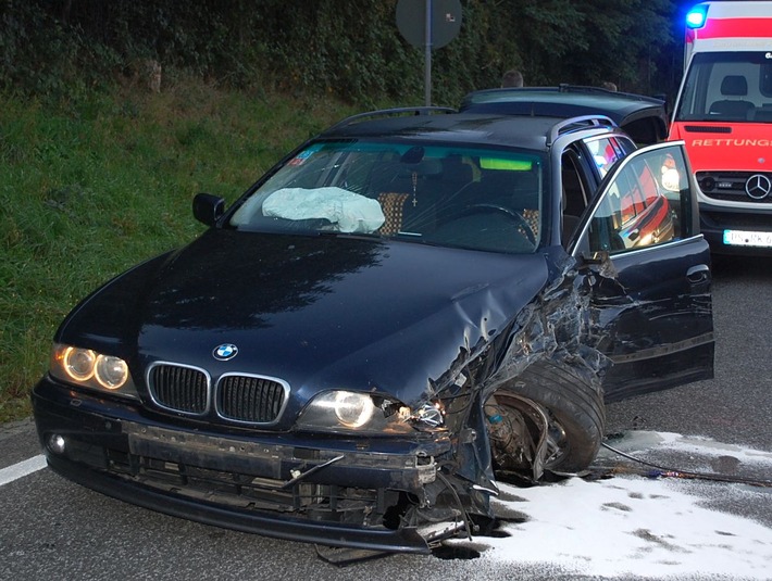 POL-PPWP: Zwei Schwerverletzte bei Unfall auf der B 10