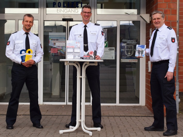 POL-NI: Im Zeichen der Polizeiprävention: Polizeiinspektion Nienburg/Schaumburg schaltet am 28.April erstmals ihr Präventionstelefon