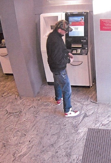 LPI-G: Diebstahl aus Auto - die Polizei bittet um Mithilfe (Öffentlichkeitsfahndung)