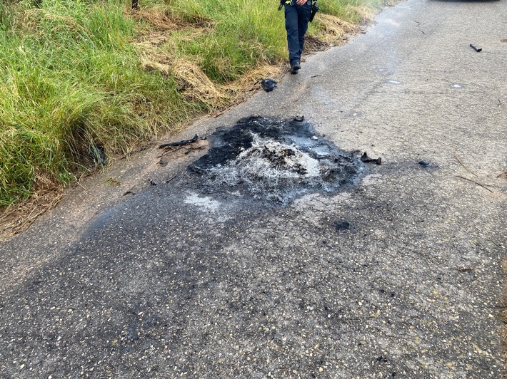 POL-PDLD: Müll auf Feldweg verbrannt