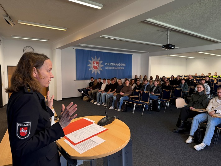 POL-AK NI: 200 neue Studierende starten an der Polizeiakademie Niedersachsen