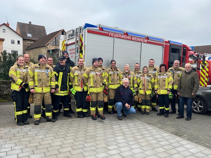 FW Weinheim: Jahrzehntelanges Engagement für die Weinheimer Feuerwehr. Markus Ewald wurde in die Alters und Ehrenabteilung verabschiedet.