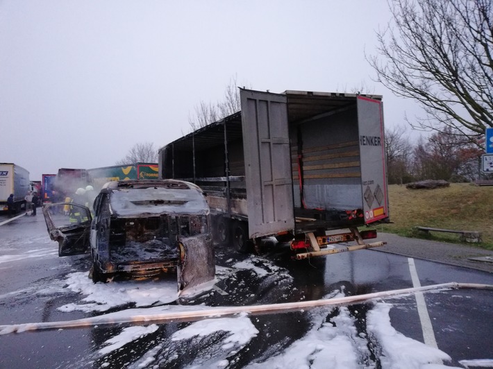 POL-VDMZ: Vollbrand eines PKW auf dem Parkplatz Heuberger Hof an der A63 FR Mainz