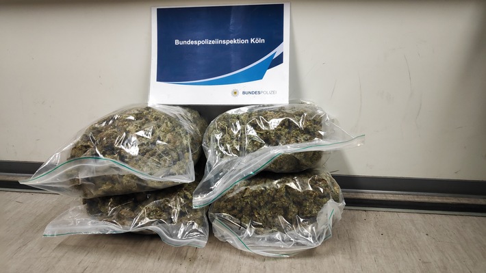 BPOL NRW: Vier Kilogramm Marihuana durch Kölner Bundespolizei beschlagnahmt