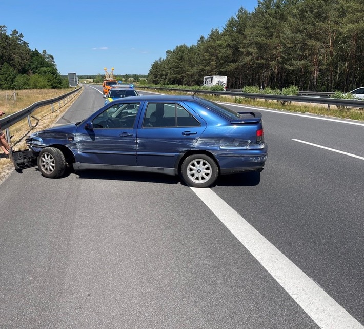 POL-GÜ: Verkehrsunfall verursacht zweistündige, halbseitige Sperrung der BAB19