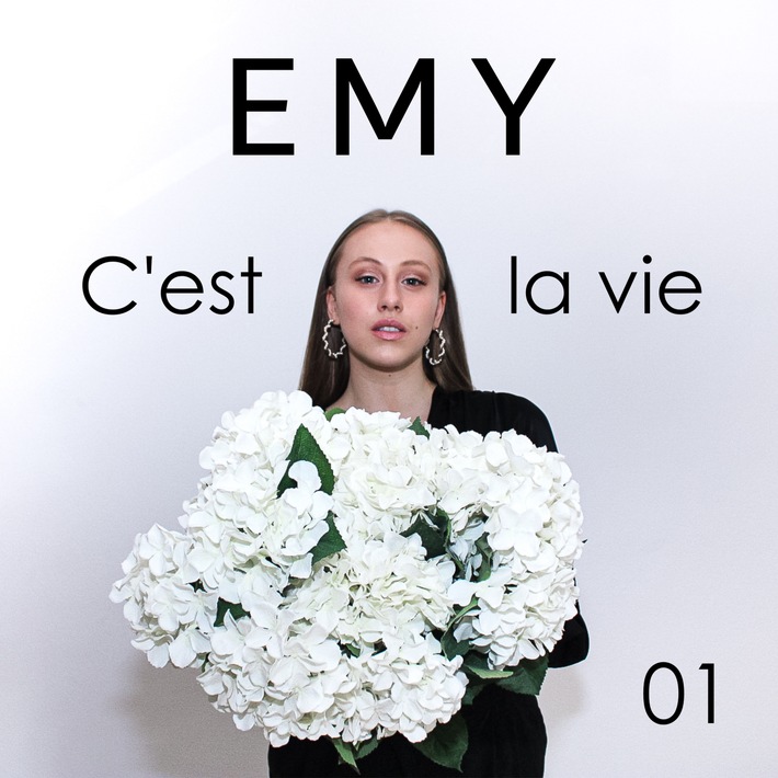 Neue Single der Newcomerin: EMY mit &quot;C&#039;est la vie&quot;