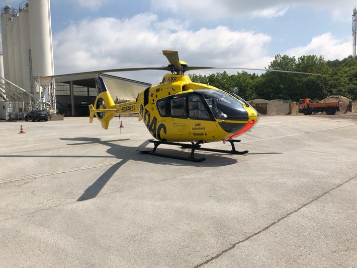 FW-EN: Rettungshubschrauber landete & Verkehrsunfall