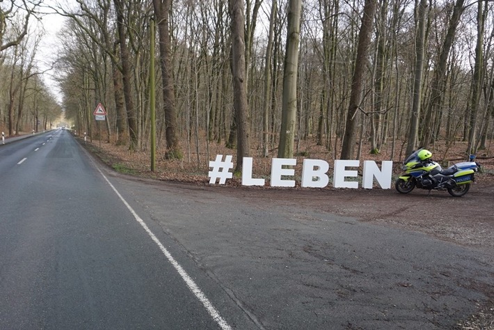 POL-KLE: Kreis Kleve - Schwerpunkteinsatz des Verkehrsdienstes der Polizei / "#LEBEN" soll Ziel verdeutlichen