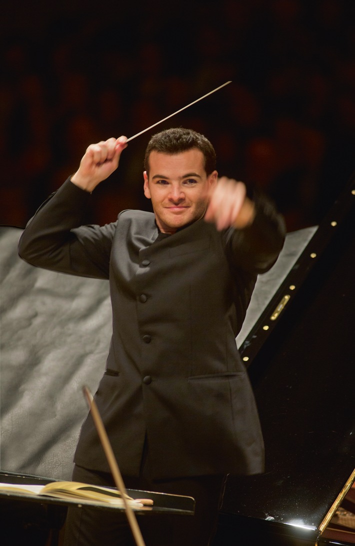 Migros-Kulturprozent-Classics: Tournee VI der Saison 2016/2017 / Das älteste Schweizer Sinfonieorchester mit jungen Virtuosen auf Reise