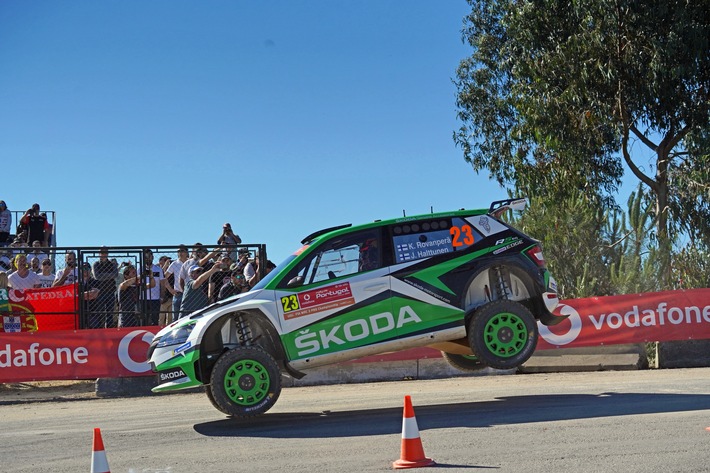 ADAC Rallye Deutschland: SKODA Werksfahrer Rovanperä und Kopecký peilen in der WRC 2 Pro-Kategorie dritten Doppelsieg der Saison an (FOTO)