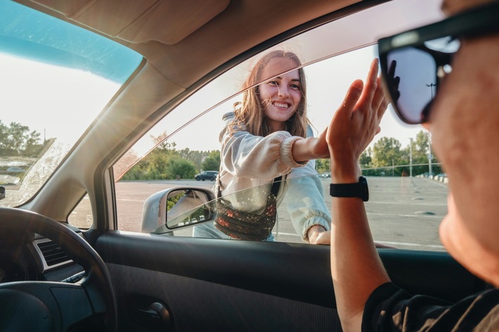 Ablieferung & Übergabe: Diese Punkte vermeiden Stress, Nachverhandlungen und Rückfragen - Autoankauf Ab Platz zeigt, worauf Verkäufer bei der Fahrzeugübergabe achten sollten