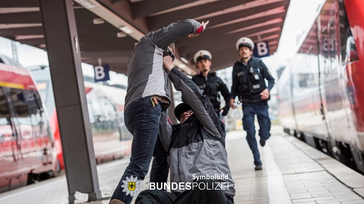 Bundespolizeidirektion München: Gewalttaten am Wochenende: Zwei körperliche Angriffe im S-Bahngebiet München beschäftigen die Münchner Bundespolizei